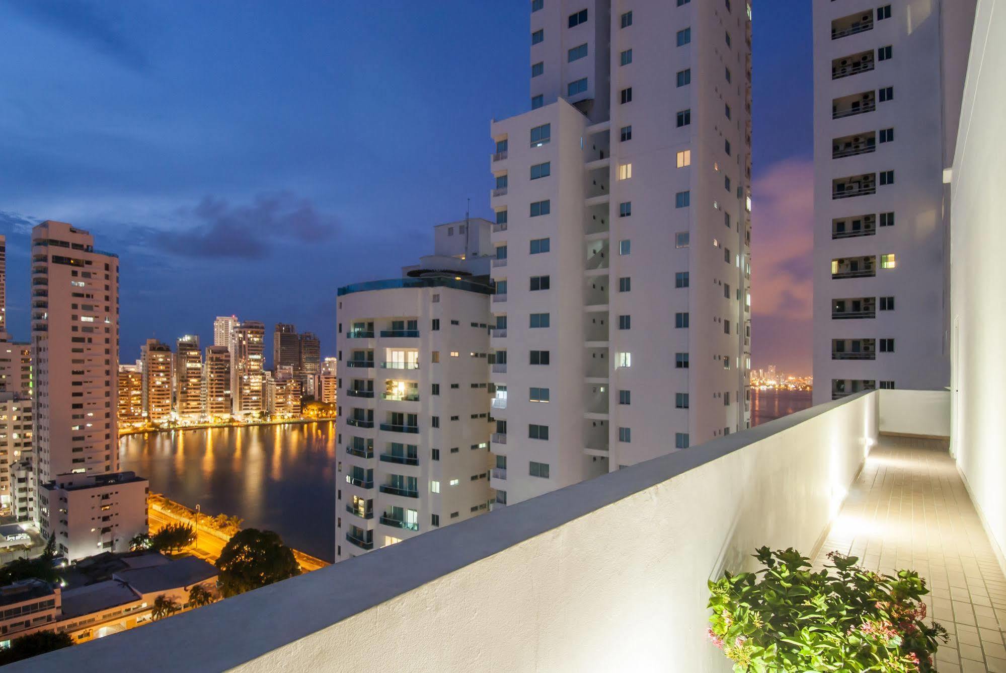 Travelers Orange Cartagena Aparthotel Exterior photo